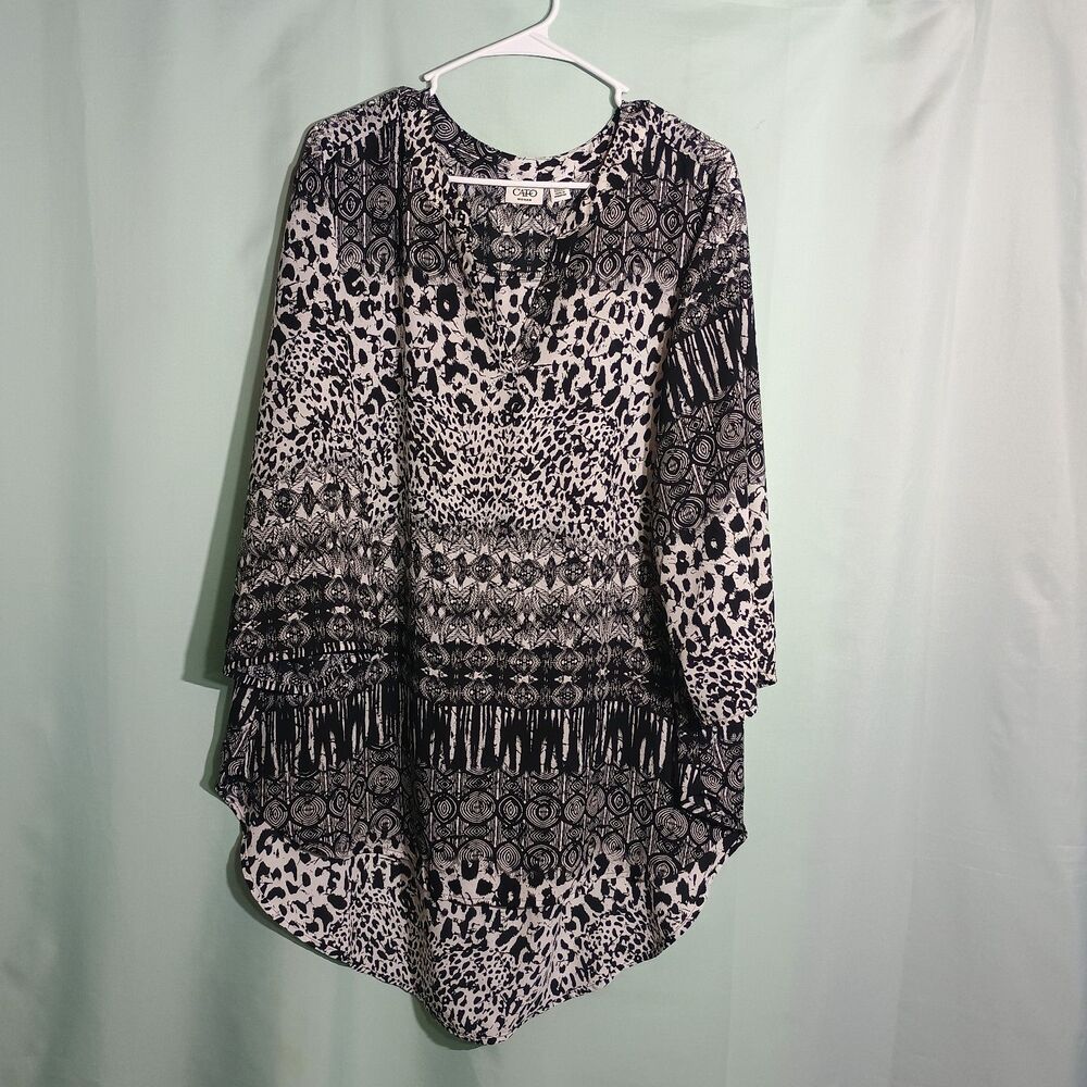 Women’s Black & Ivory Mixed Animal Print Tunic Top – 3/4 Sleeve High-Low Blouse